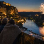 Feu d'artifice perigord noir au-dessus de la Dordogne