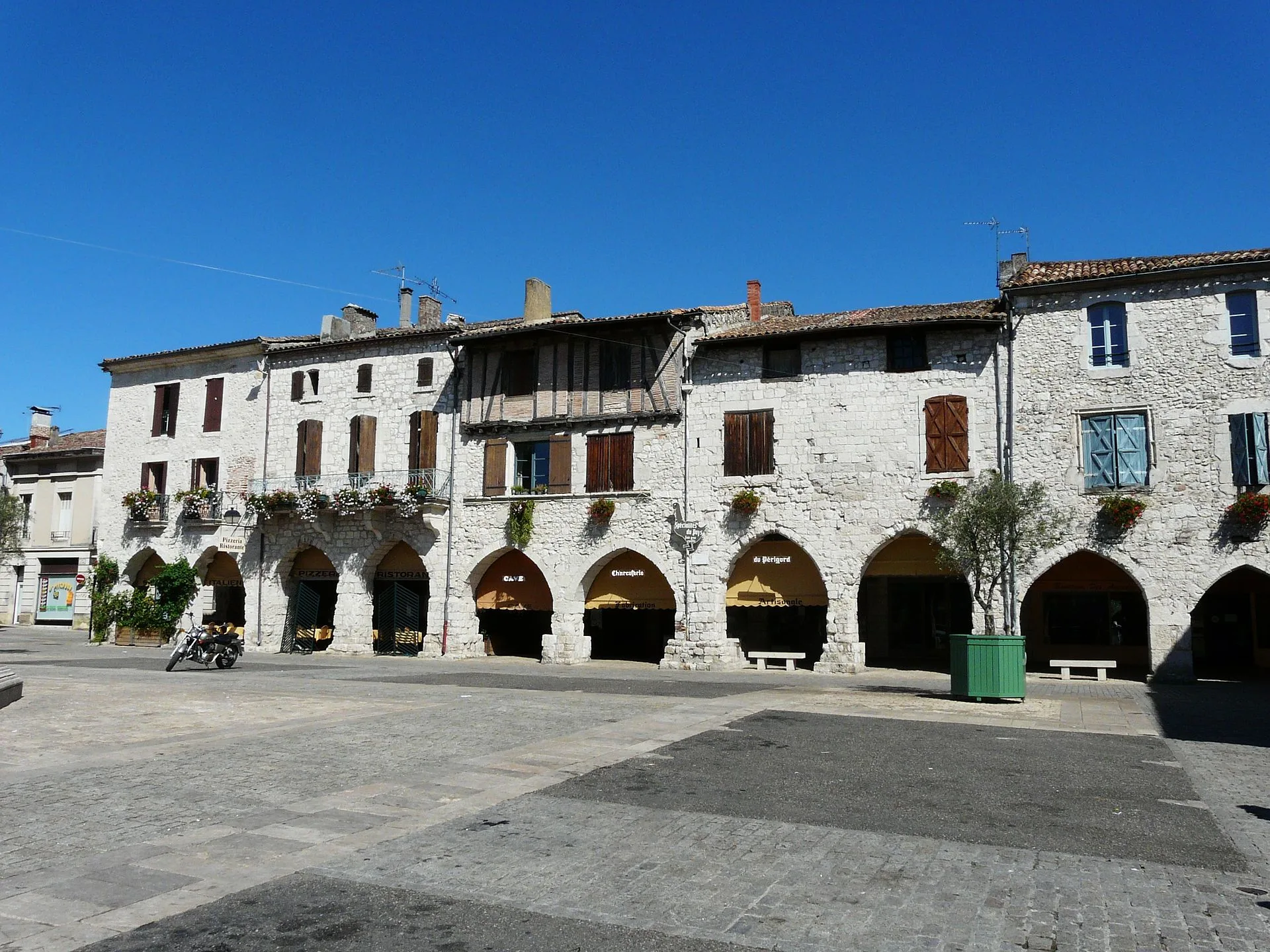 La bastide d’Eymet, entre maisons de pierre et rues du centre ancien