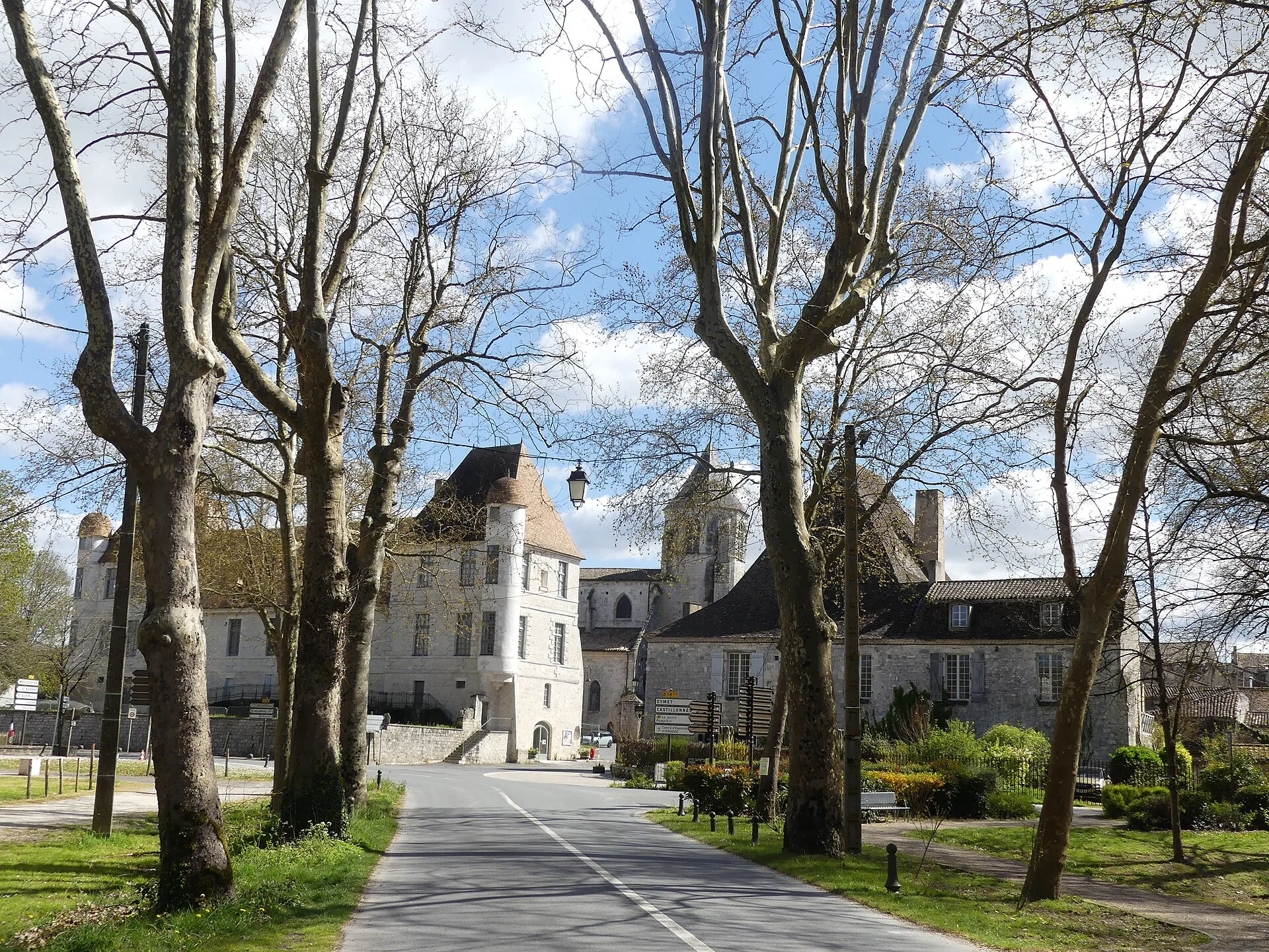 L’entrée nord d’Issigeac et ses maisons anciennes